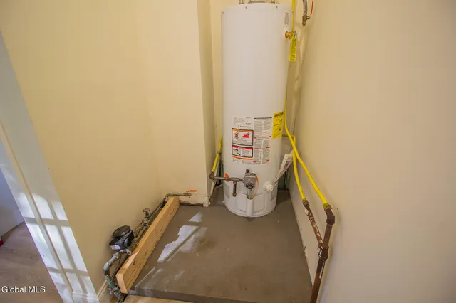 $2,450 | 13 Loralee Drive, Colonie, NY 12205