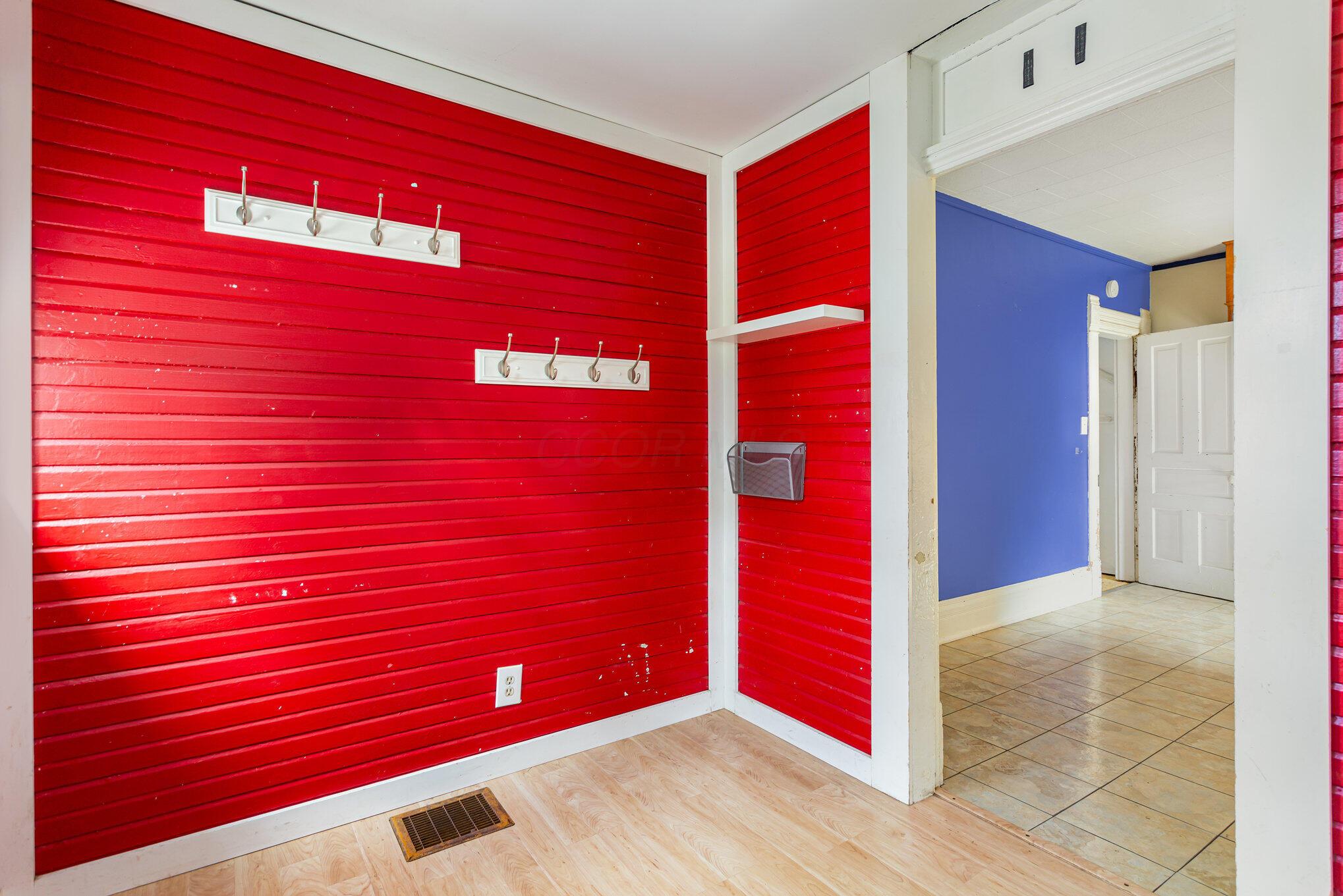 3340 Stringtown Road Northeast Lancaster, OH 43130 - Photo 15 of 27 Mud Room