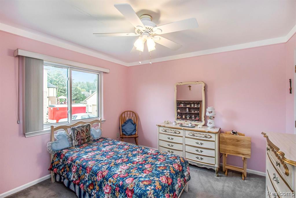 47946 Sugarbush Road New Baltimore, MI 48047 - Photo 18 of 34