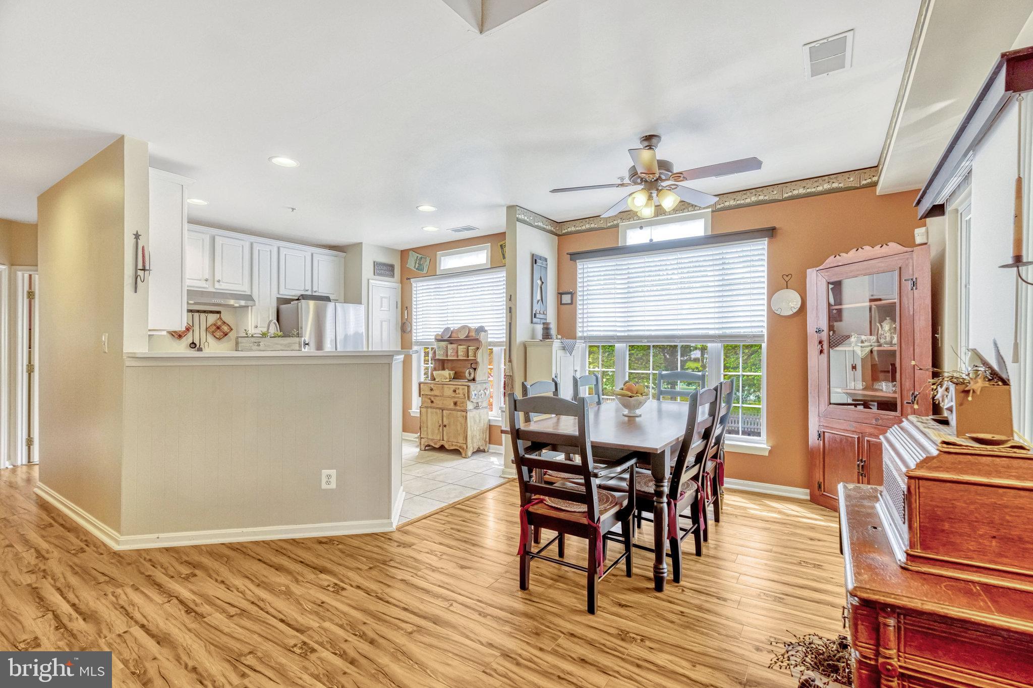 25230 Pond View Square, Unit 200 Chantilly, VA 20152 - Photo 4 of 11