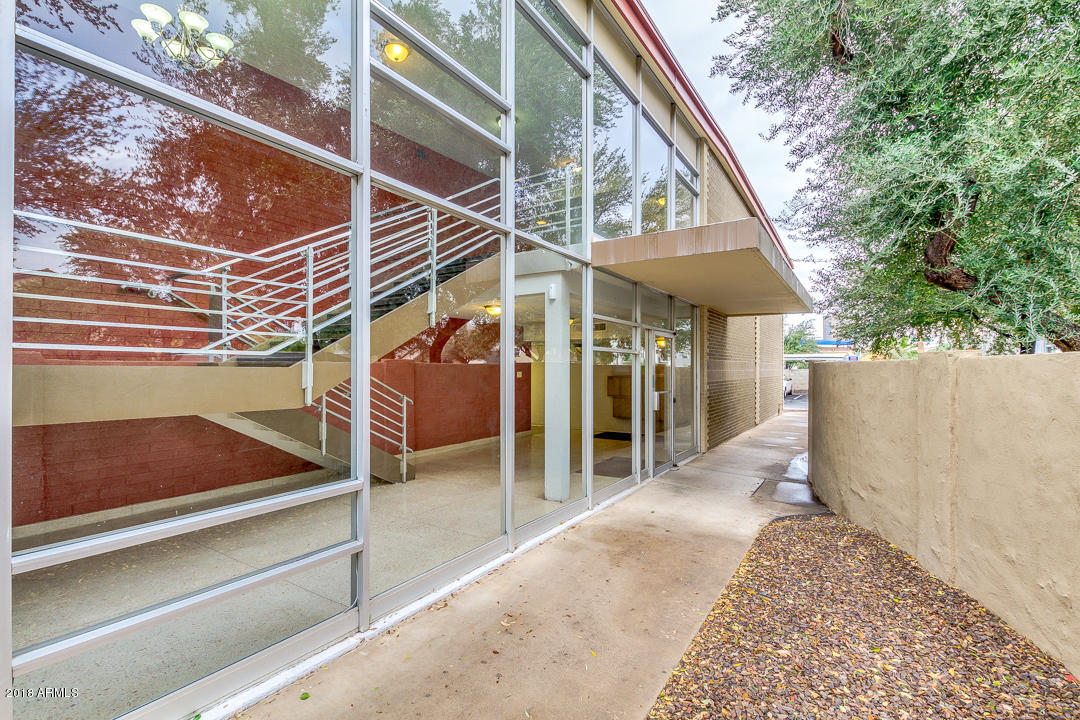 355 East Thomas Road, Unit B203 Phoenix, AZ 85012 - Photo 4 of 31 04-Thomas