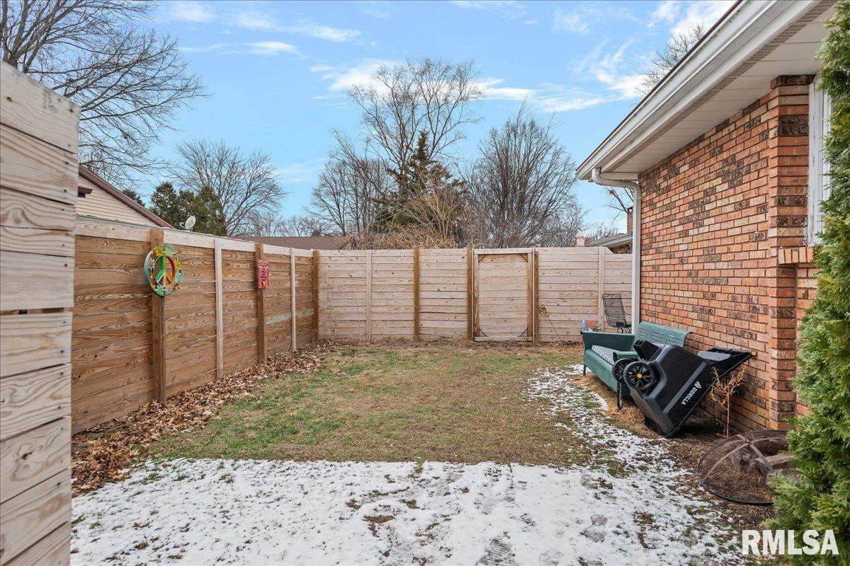 205 Golf Road Springfield, IL 62704 - Photo 31 of 32