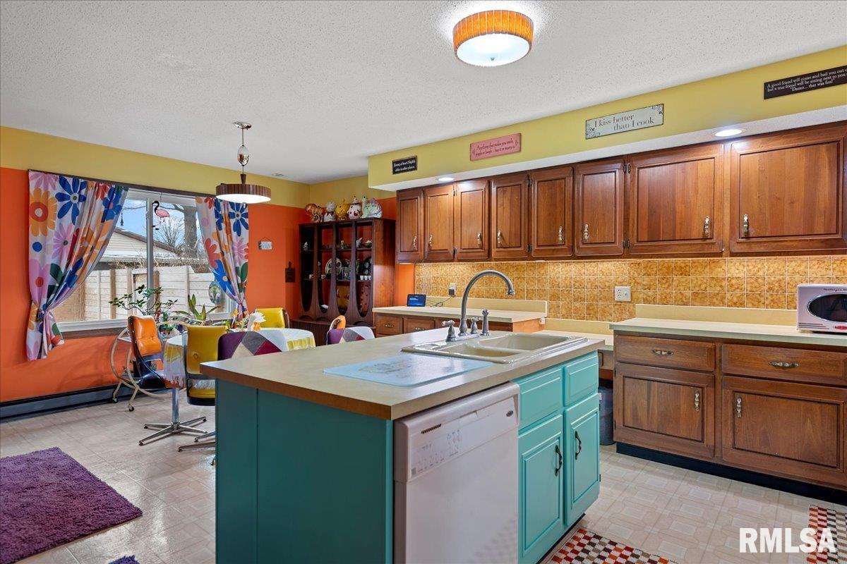 205 Golf Road Springfield, IL 62704 - Photo 7 of 32