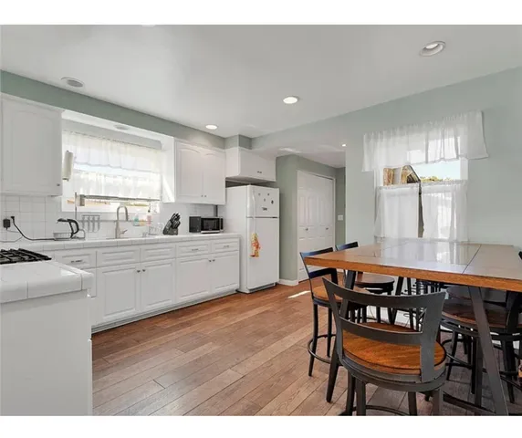 $3,800 | 227 Valle Vista Avenue, Monrovia, CA 91016