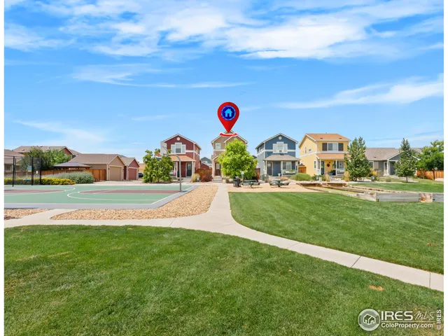 a view of entryway and hall