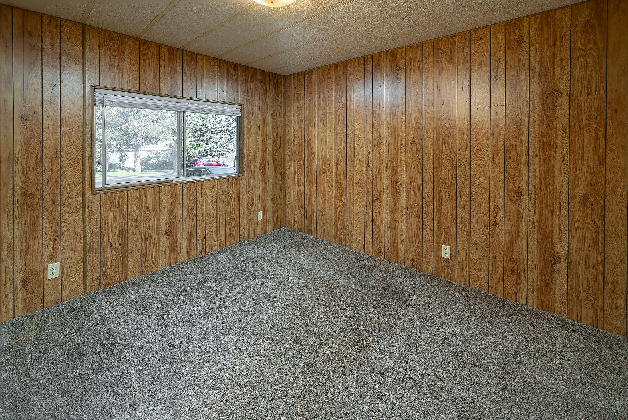 60959 Ridge Drive Bend, OR 97702 - Photo 10 of 22 primary bedroom