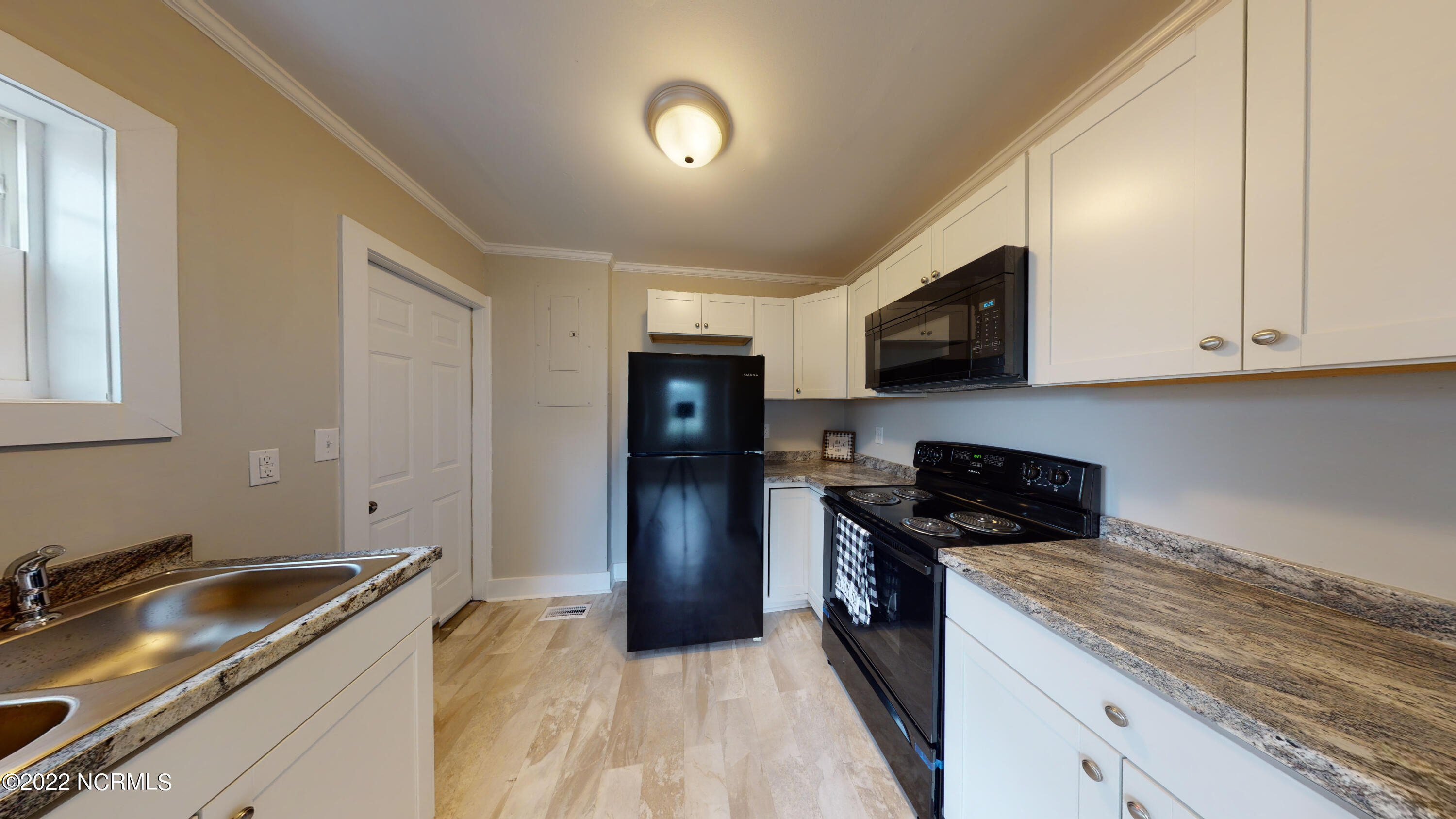 119 Queens Road Jacksonville, NC 28540 - Photo 11 of 29 119-Queens-Rd-08122022_184129