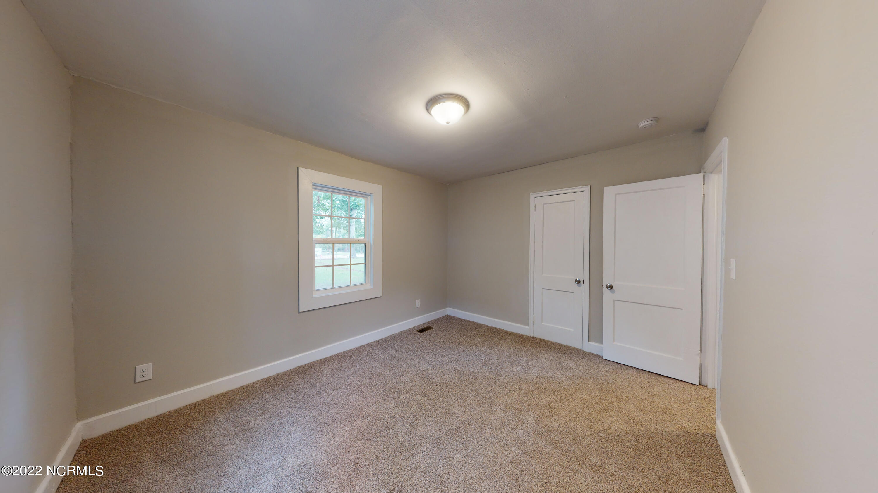 119 Queens Road Jacksonville, NC 28540 - Photo 17 of 29 119-Queens-Rd-08122022_184243