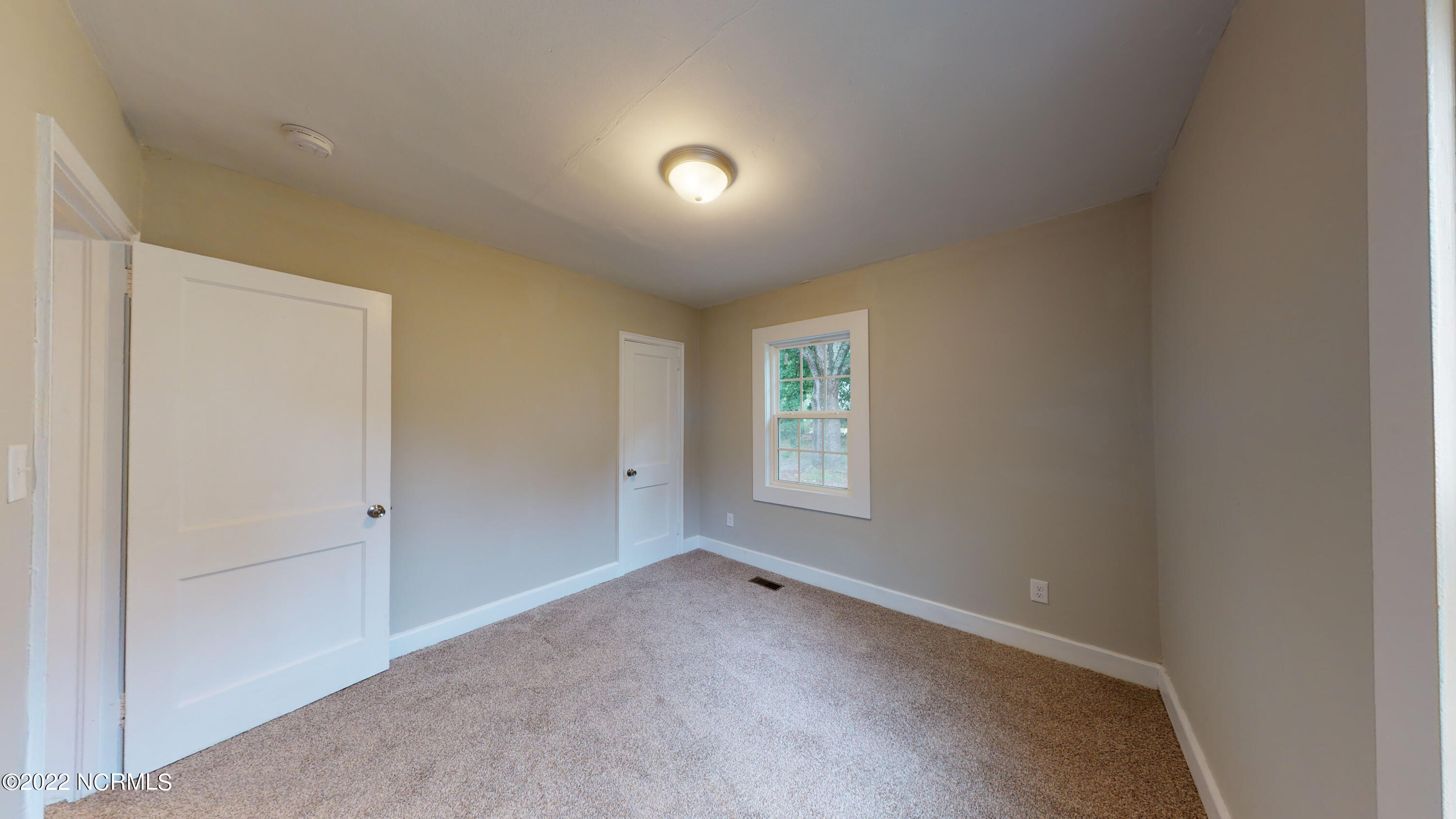 119 Queens Road Jacksonville, NC 28540 - Photo 21 of 29 119-Queens-Rd-08122022_184349