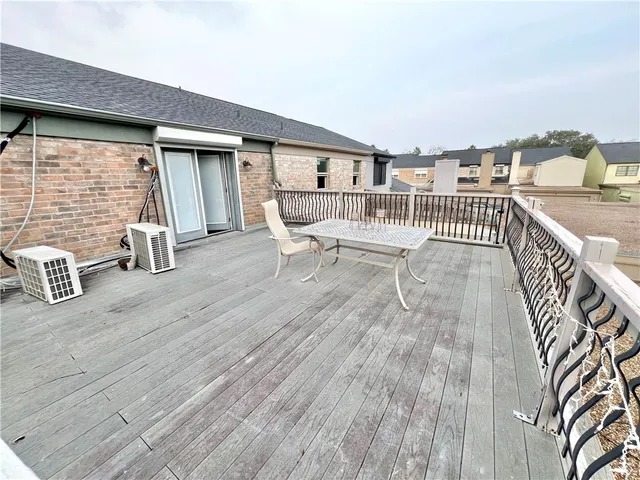 $185,000 | 9 Lake Shore Drive, Corpus Christi, TX 78413