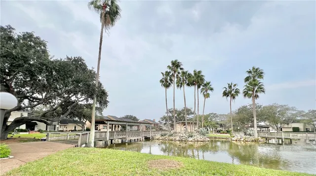 $185,000 | 9 Lake Shore Drive, Corpus Christi, TX 78413