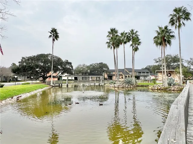 $185,000 | 9 Lake Shore Drive, Corpus Christi, TX 78413