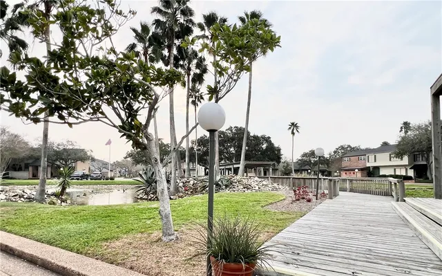 $185,000 | 9 Lake Shore Drive, Corpus Christi, TX 78413