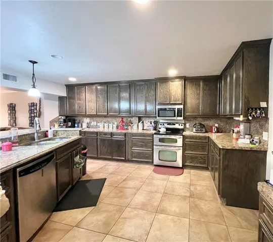 $185,000 | 9 Lake Shore Drive, Corpus Christi, TX 78413