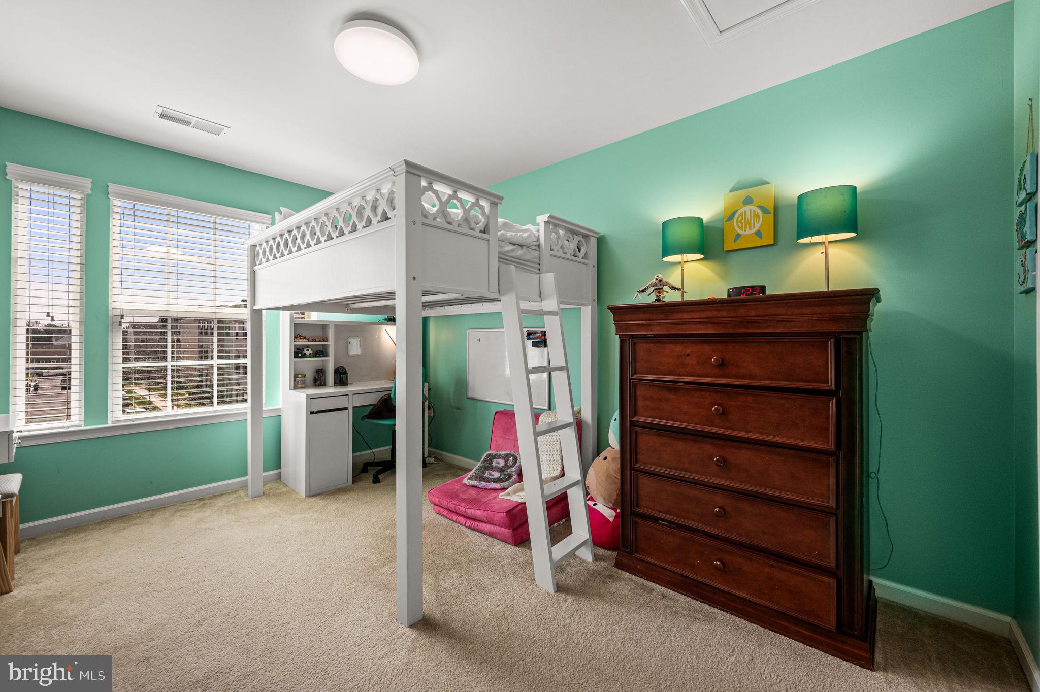 603 Columbus Drive Spring City, PA 19475 - Photo 28 of 35 a living room with furniture and a window