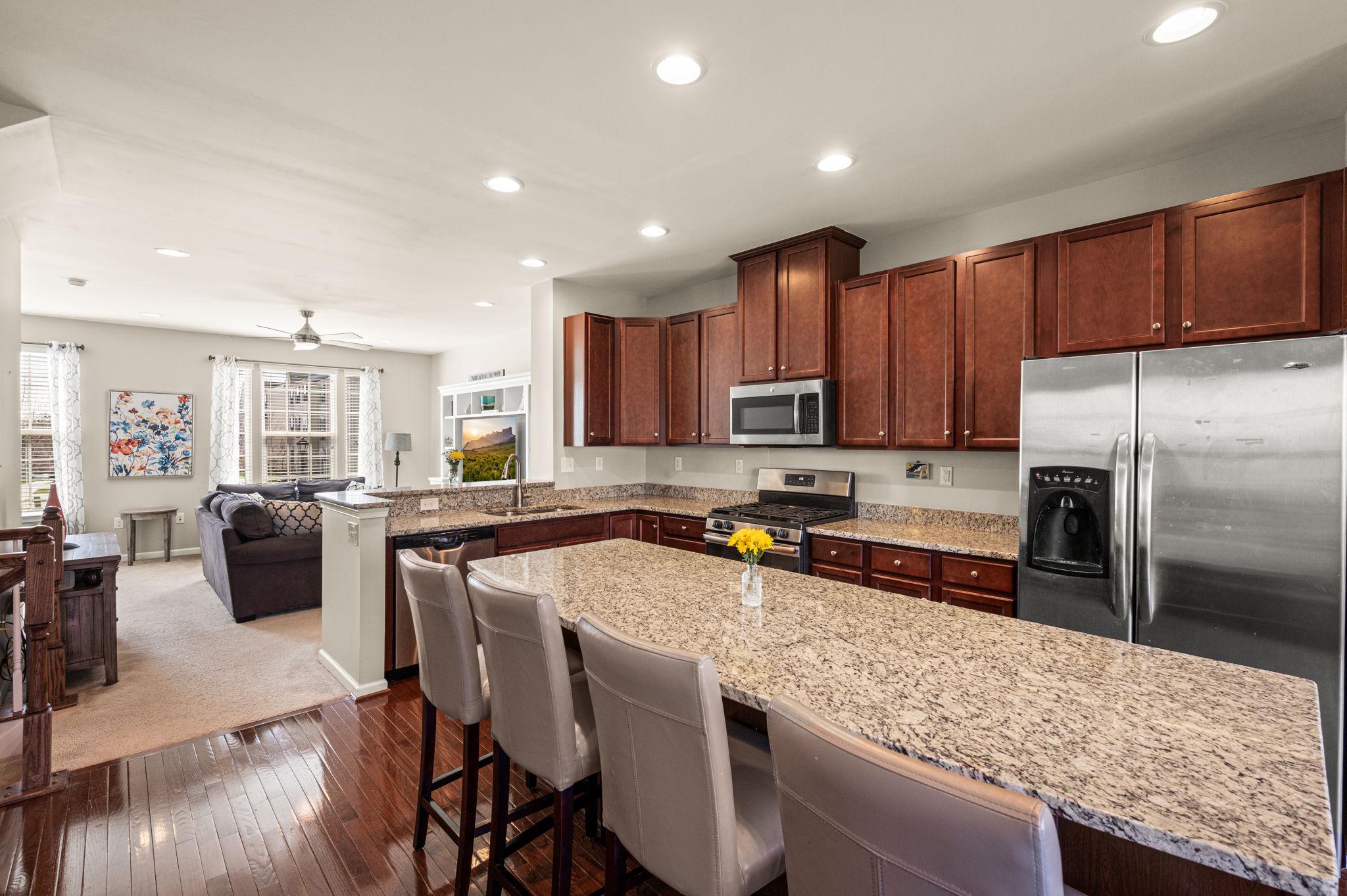 603 Columbus Drive Spring City, PA 19475 - Photo 3 of 35 Oversized kitchen island