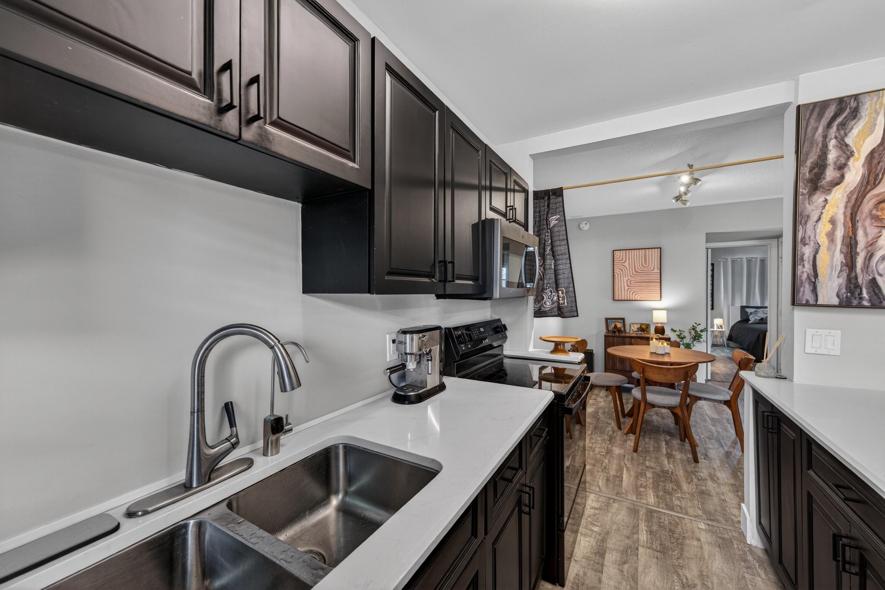2110 Northeast 42nd Street, Unit 4B Lighthouse Point, FL 33064 - Photo 2 of 17 kitchen 2-25