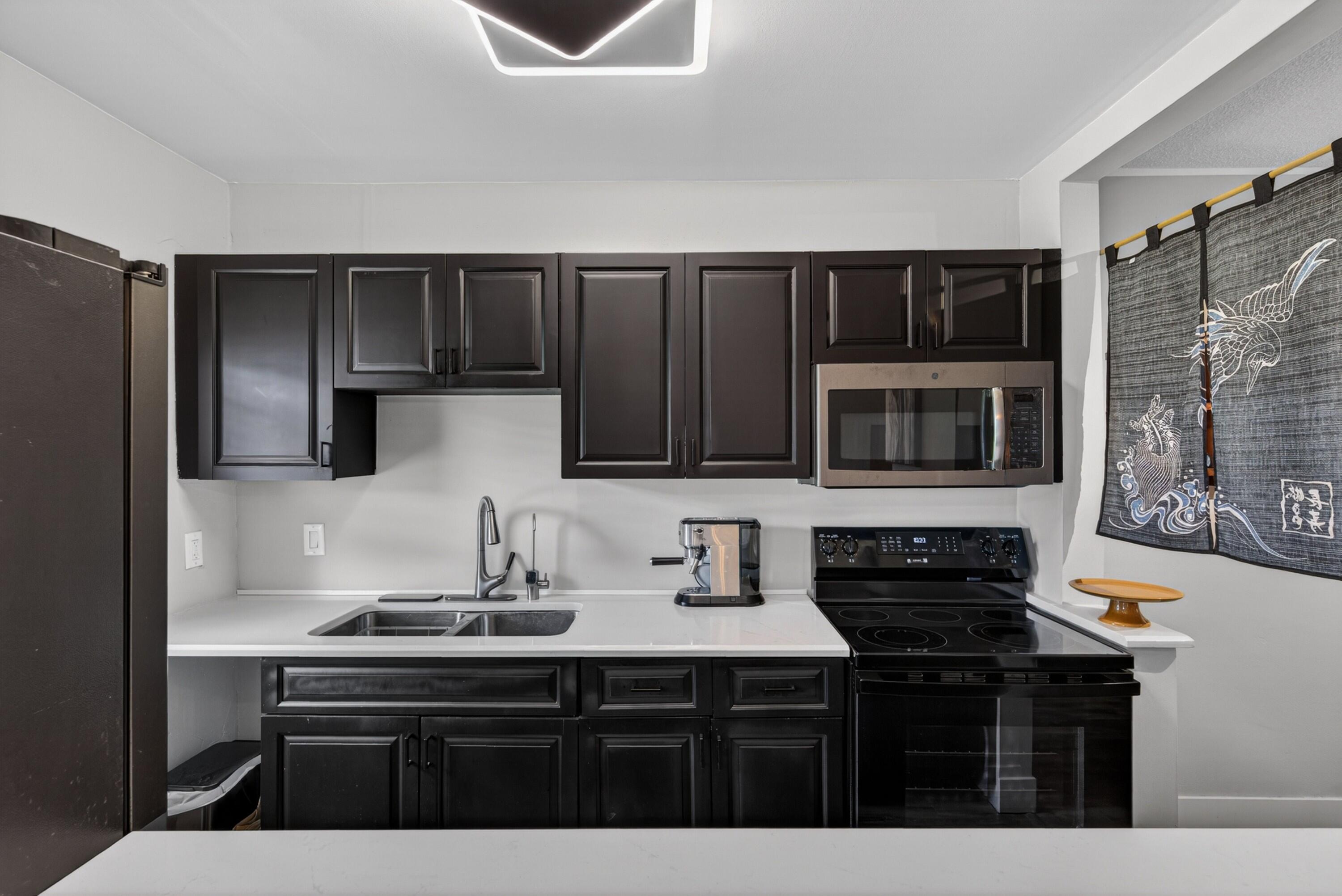 2110 Northeast 42nd Street, Unit 4B Lighthouse Point, FL 33064 - Photo 4 of 17 kitchen front view-21