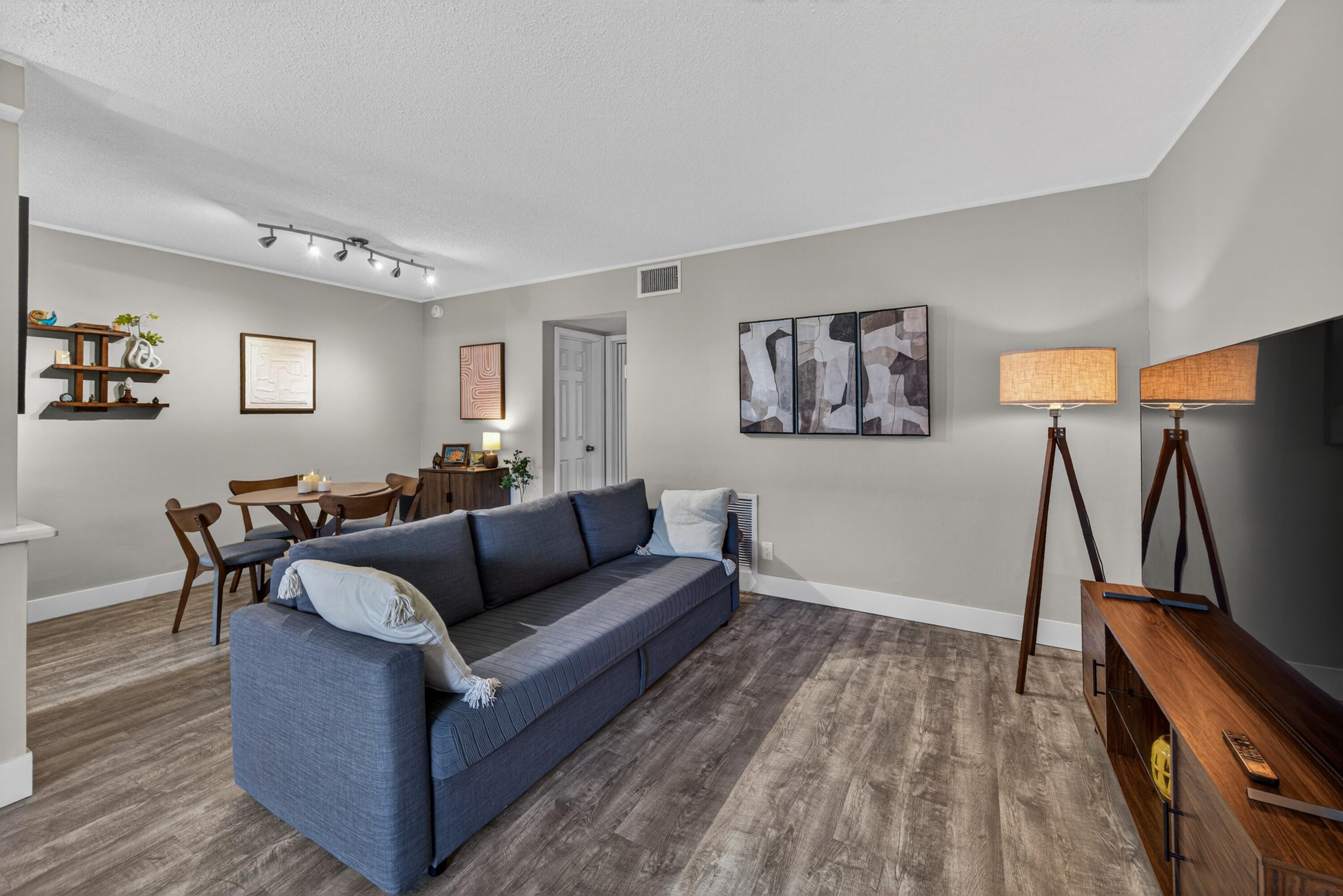 2110 Northeast 42nd Street, Unit 4B Lighthouse Point, FL 33064 - Photo 6 of 17 living room -14