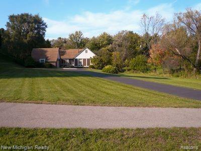 1100 West Avon Road Rochester Hills, MI 48309 - Photo 3 of 26