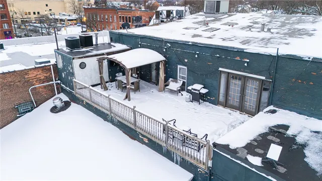 $2,800 | 186 Monroe Avenue, Rochester, NY 14607