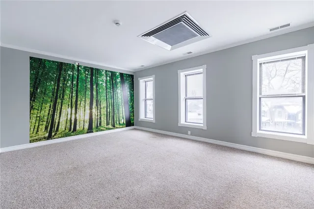 $2,800 | 186 Monroe Avenue, Rochester, NY 14607