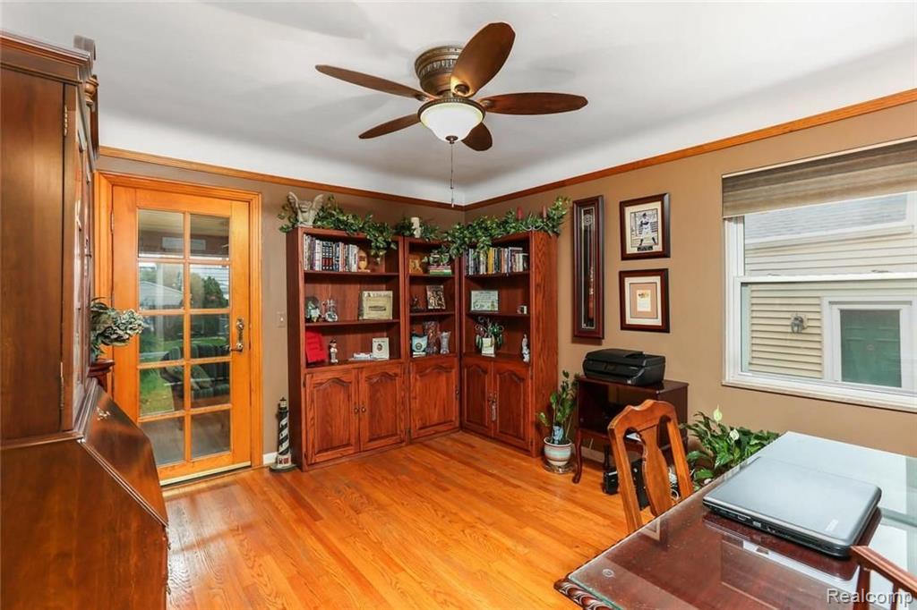 1600 Roslyn Road Grosse Pointe Woods, MI 48236 - Photo 18 of 24