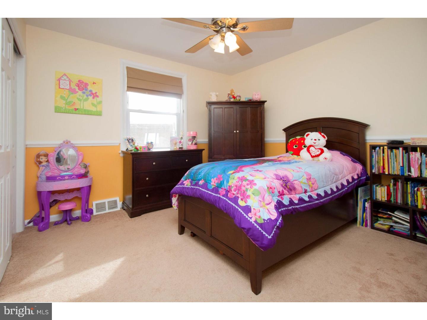 2943 Gelena Road Philadelphia, PA 19152 - Photo 13 of 25 Bedroom 2