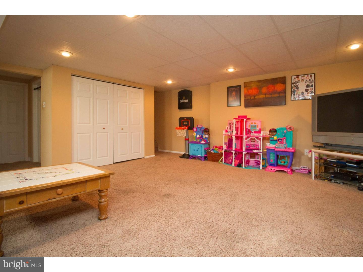 2943 Gelena Road Philadelphia, PA 19152 - Photo 20 of 25 Basement - Finished