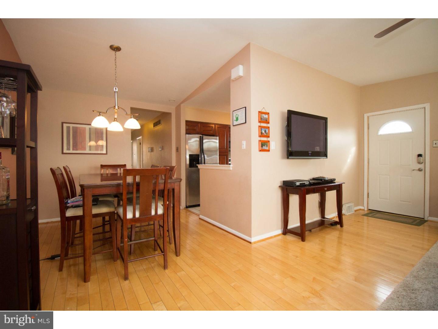 2943 Gelena Road Philadelphia, PA 19152 - Photo 6 of 25 Dining Room