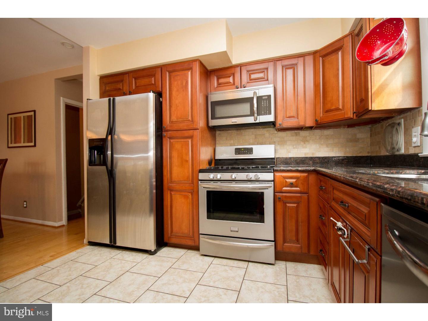 2943 Gelena Road Philadelphia, PA 19152 - Photo 9 of 25 Kitchen