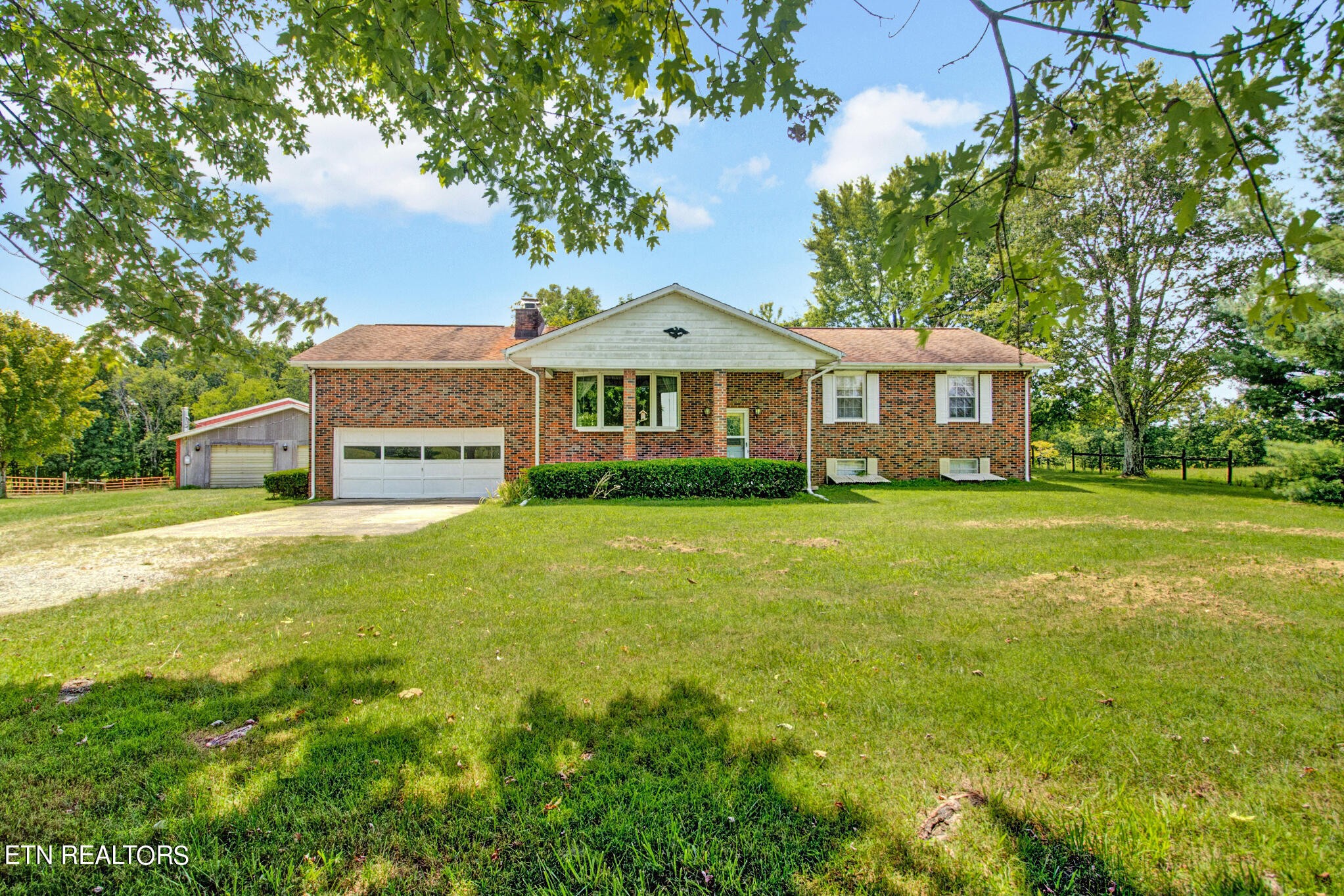 686 Sweat Road Grimsley, TN 38565 - Photo 1 of 43 Gallery Image 1