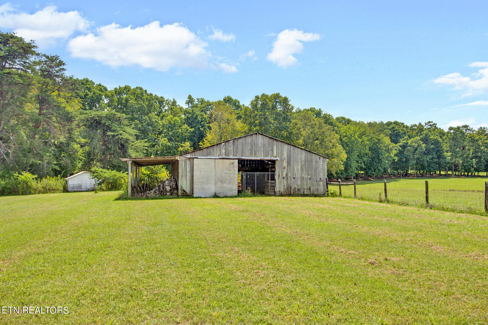 686 Sweat Road Grimsley, TN 38565 - Photo 16 of 43 Gallery Image 16