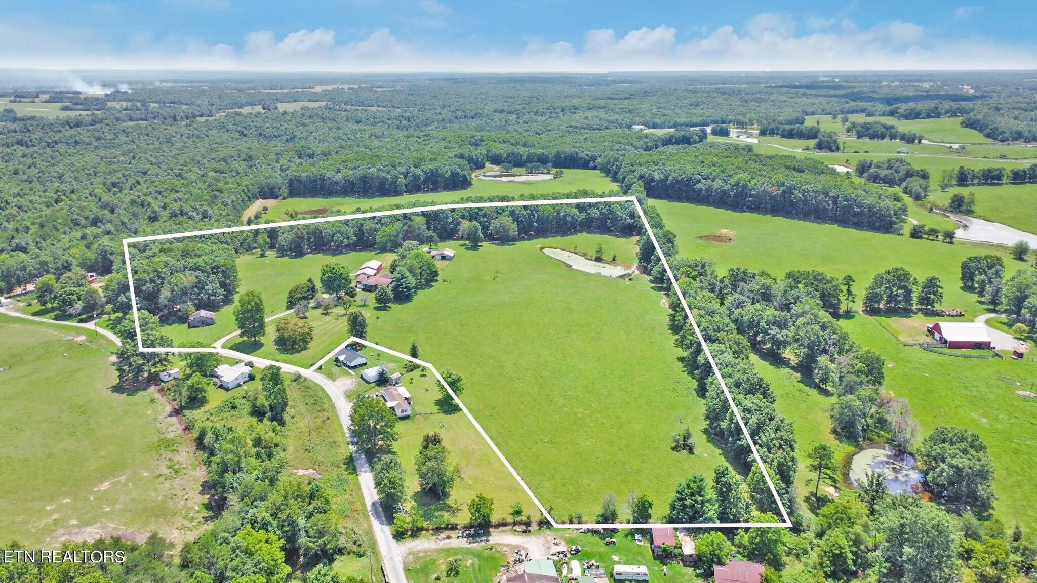 686 Sweat Road Grimsley, TN 38565 - Photo 2 of 43 Gallery Image 2