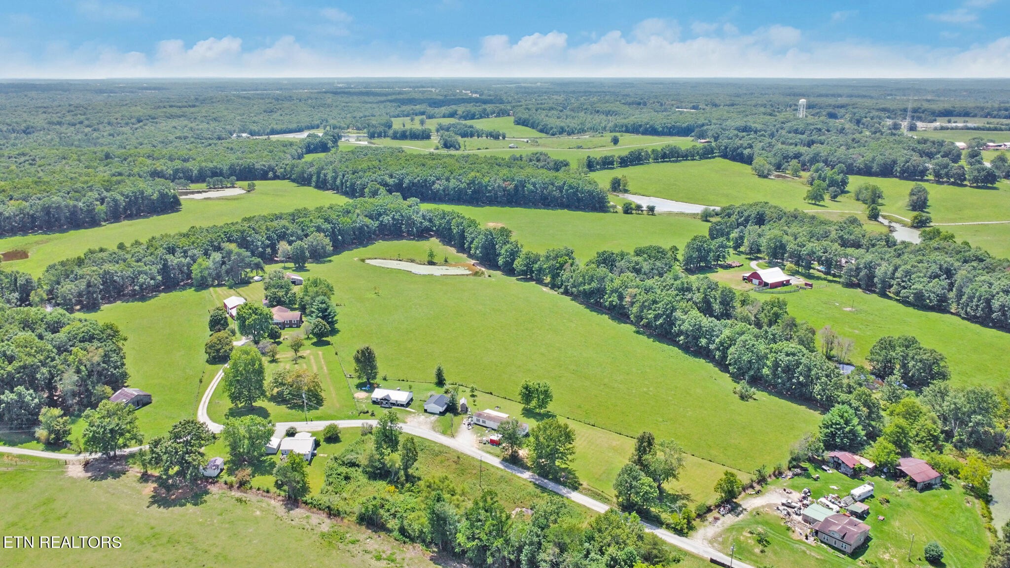 686 Sweat Road Grimsley, TN 38565 - Photo 3 of 43 Gallery Image 3