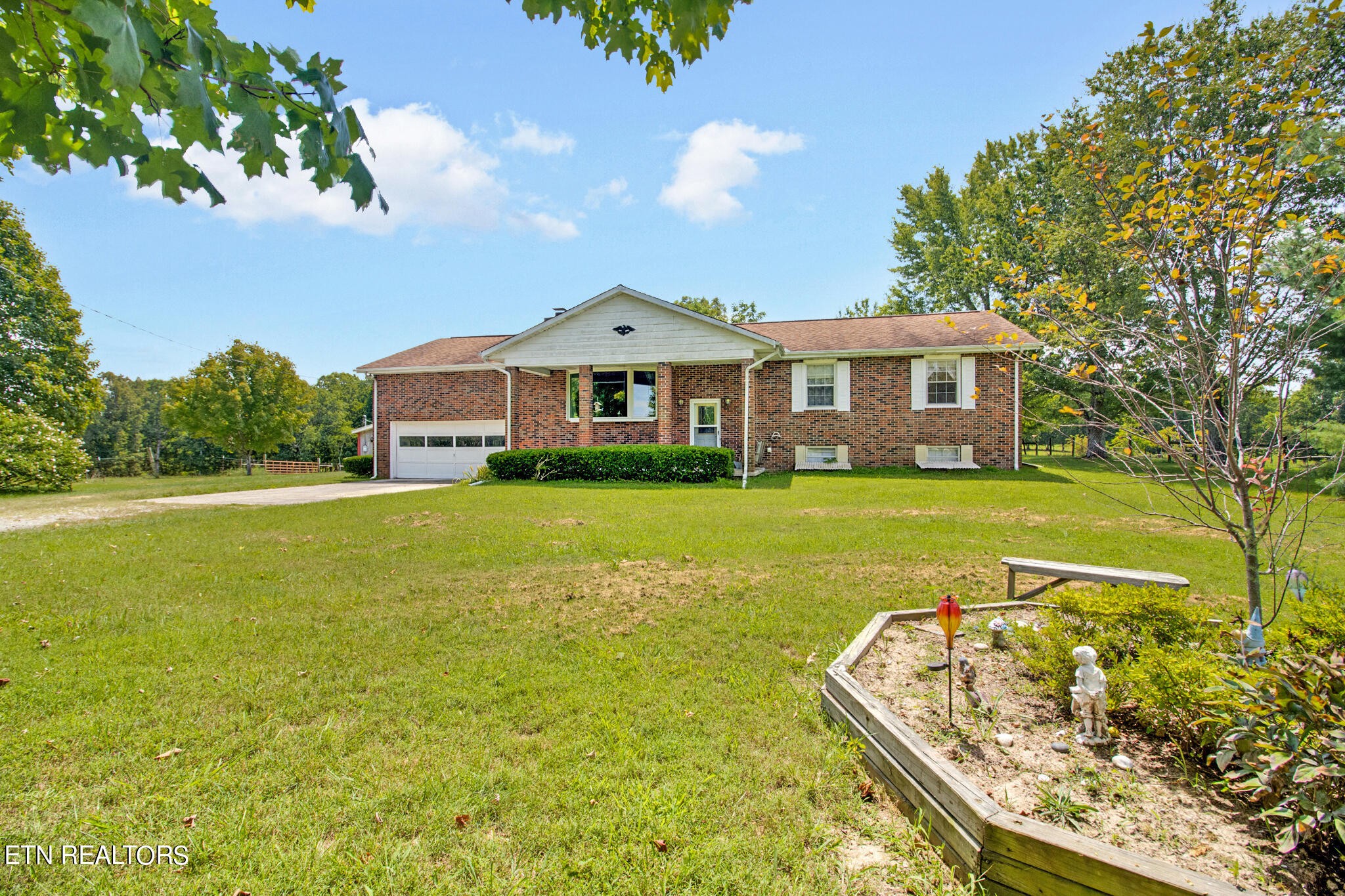686 Sweat Road Grimsley, TN 38565 - Photo 9 of 43 Gallery Image 9