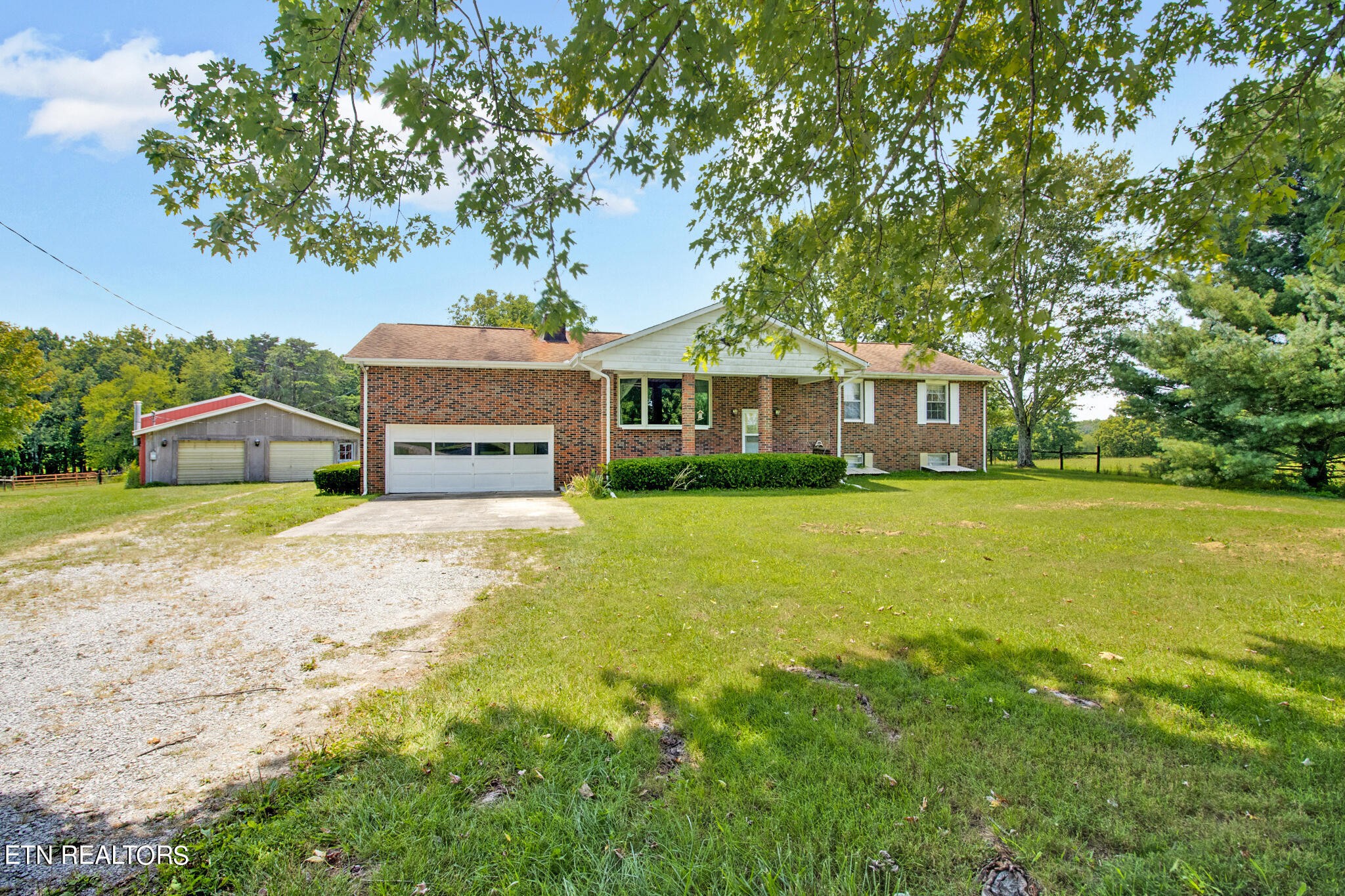 686 Sweat Road Grimsley, TN 38565 - Photo 10 of 43 Gallery Image 10