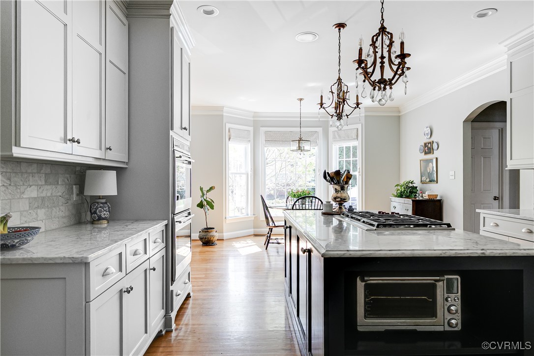 3401 Brewton Way Midlothian, VA 23113 - Photo 11 of 50 Marble counters, wolf stove and oven, custom cabin