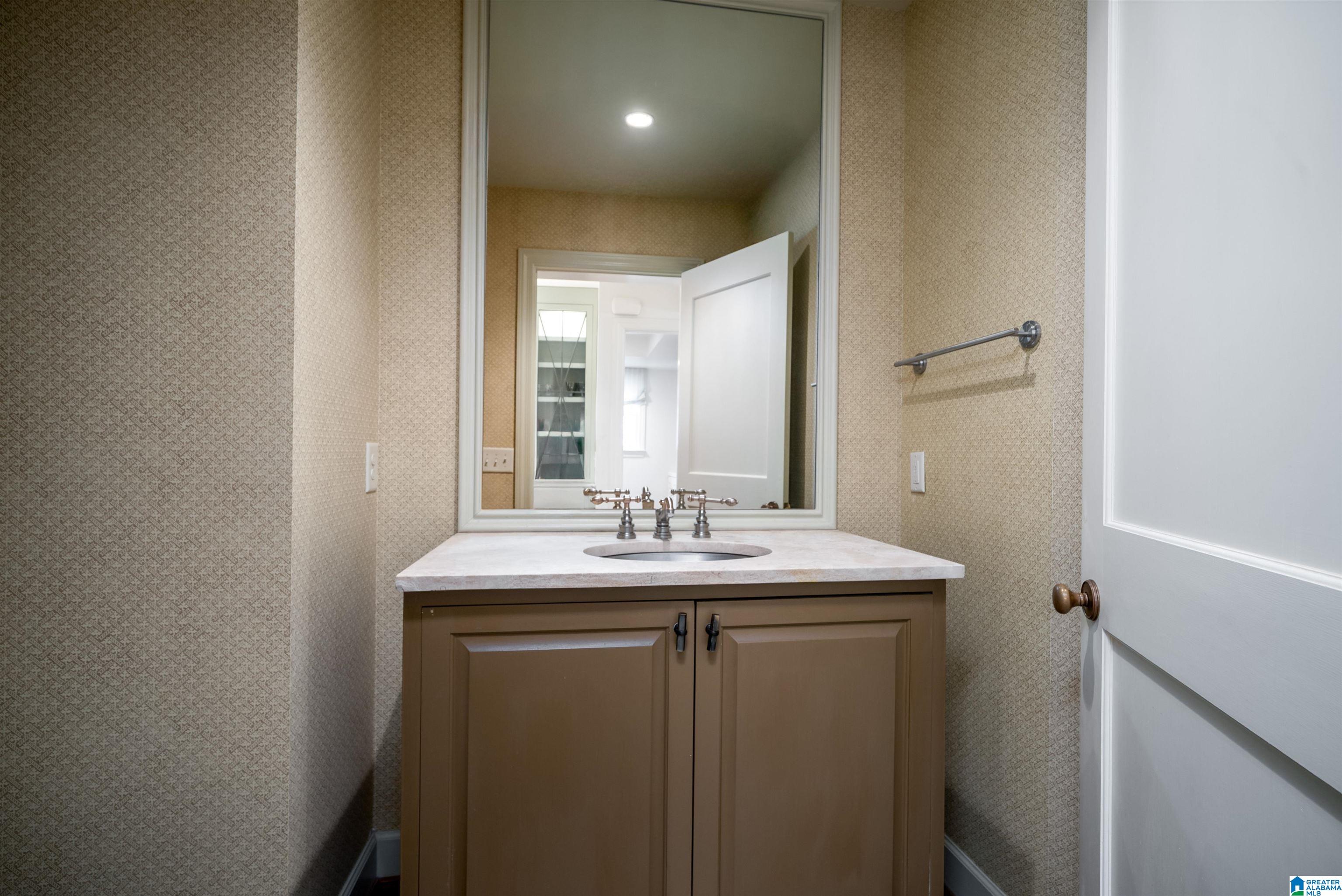8 Clarendon Road Birmingham, AL 35213 - Photo 29 of 69