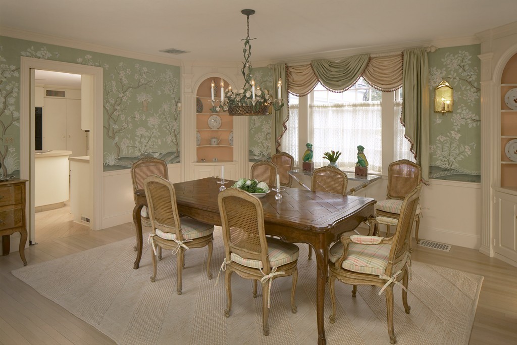 24 Carisbrooke Road Wellesley, MA 02481 - Photo 3 of 13 a dining room with furniture and window