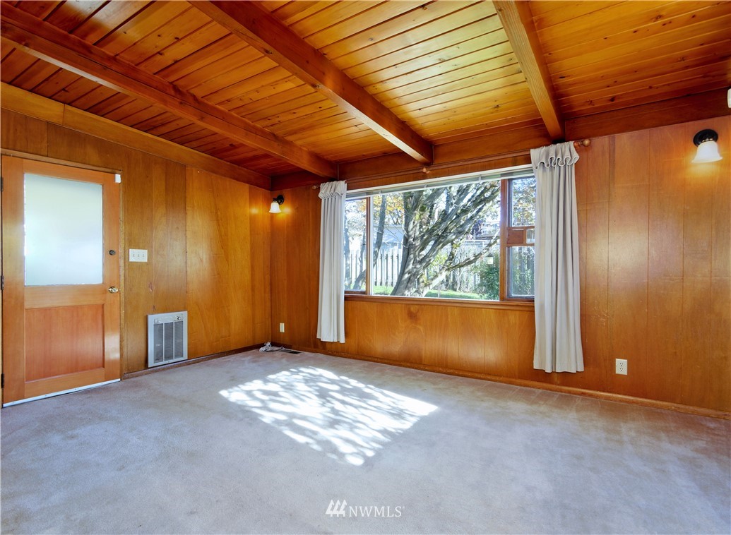 2189 Northeast 9th Place Renton, WA 98056 - Photo 11 of 21 a view of an empty room with a window
