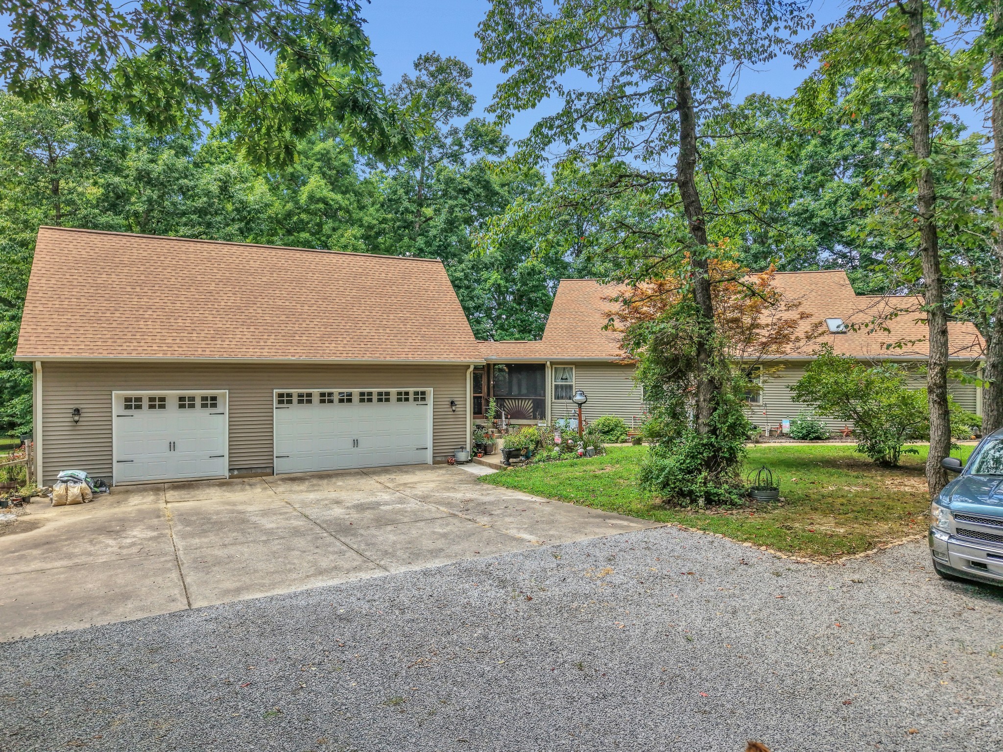 7197 Highland Road Portland, TN 37148 - Photo 38 of 92 a view of a house with a yard and large tree