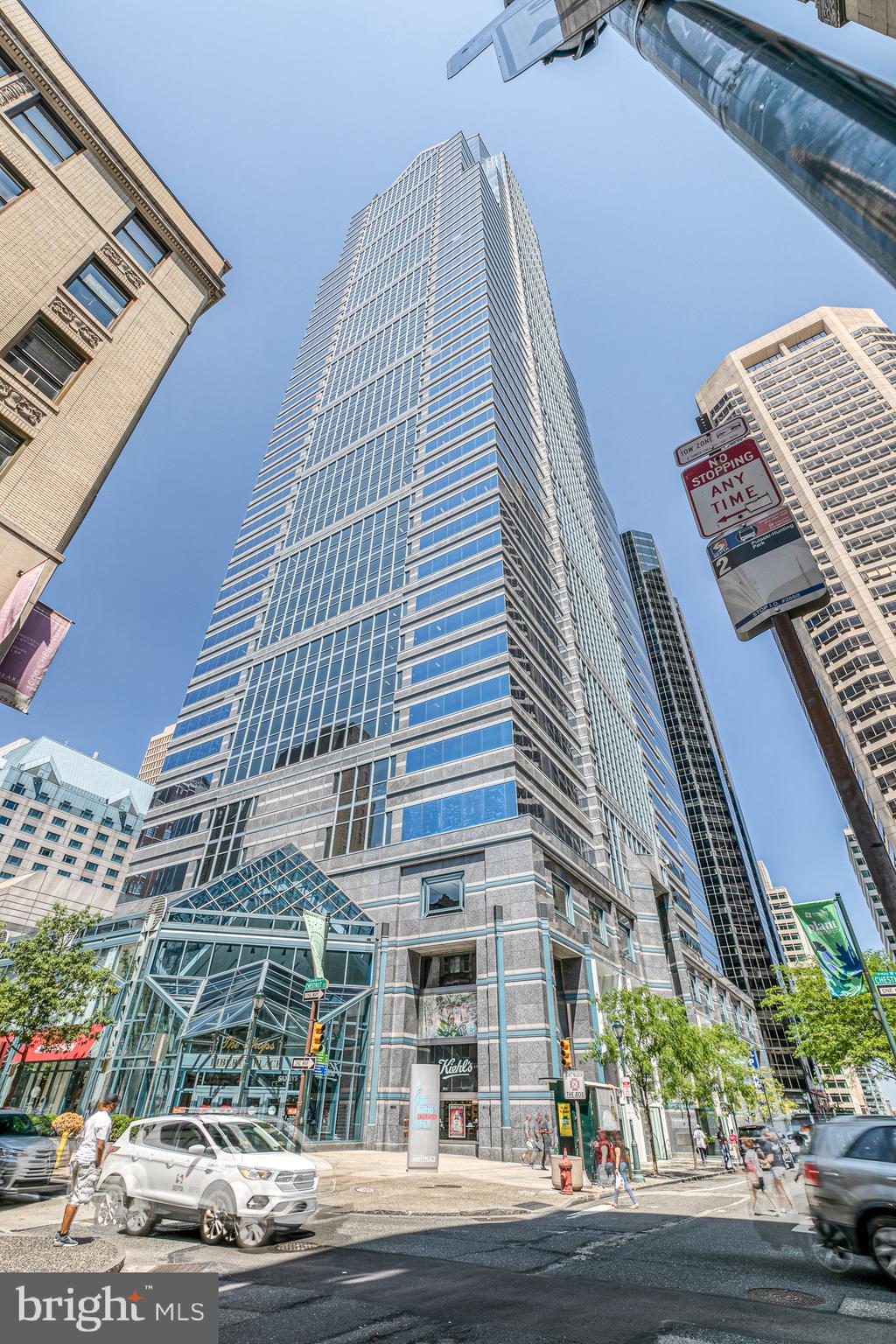 50 South 16th Street, Unit 5306 Philadelphia, PA 19103 - Photo 39 of 40 a front view of a building