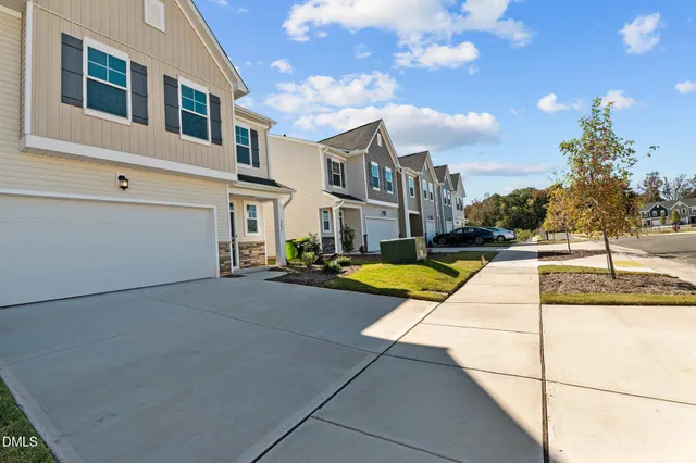 a view of a house with entertaining space