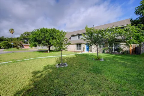 $449,000 | 827 Briarcliff Drive, San Antonio, TX 78213