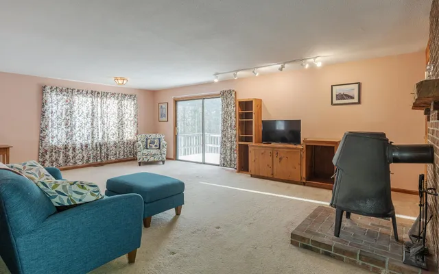 $599,000 | 521 County Road, Walpole, NH 03608