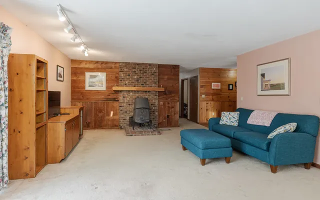 $599,000 | 521 County Road, Walpole, NH 03608