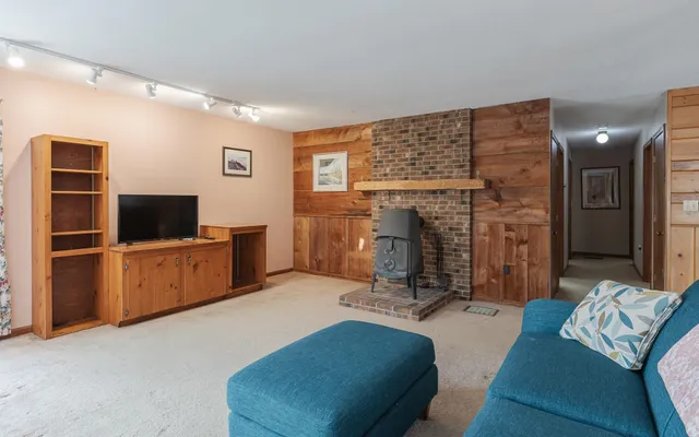 $599,000 | 521 County Road, Walpole, NH 03608