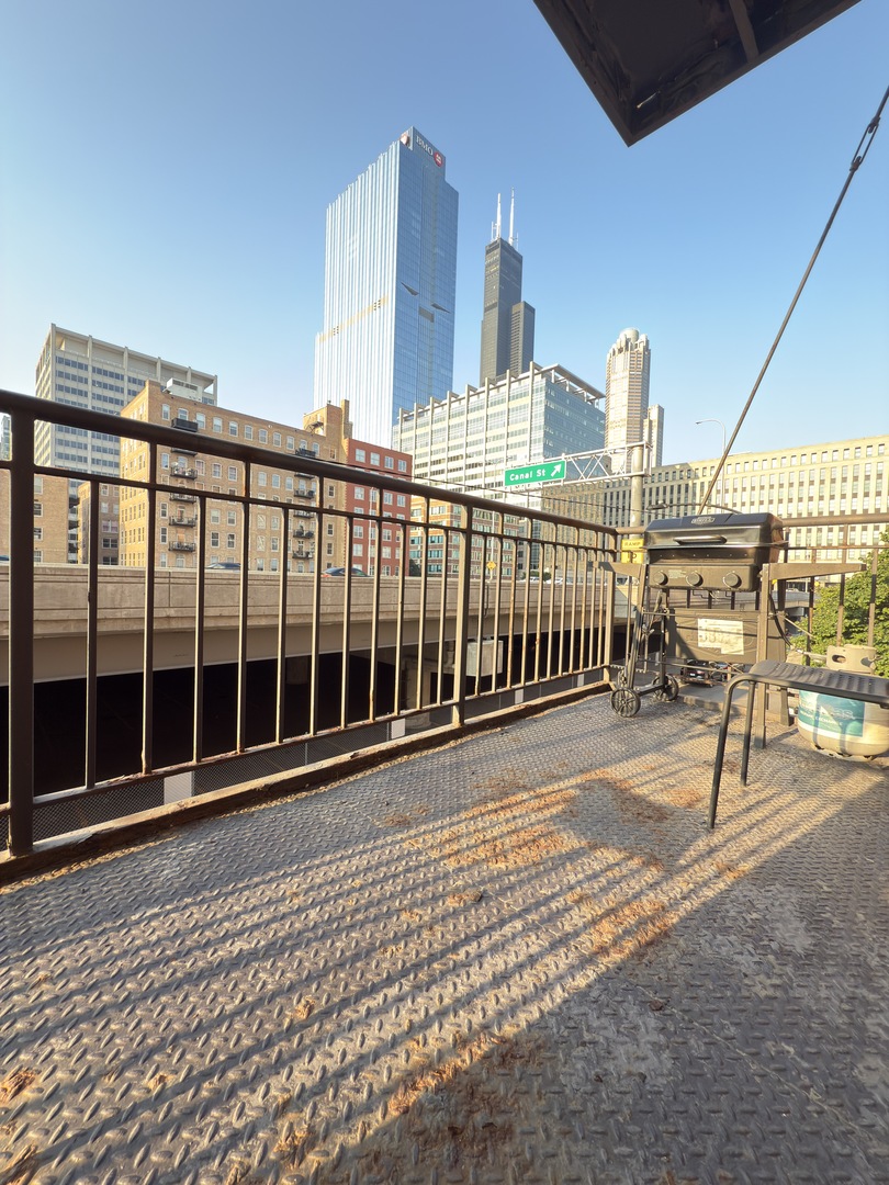 500 South Clinton Street, Unit 243 Chicago, IL 60607 - Photo 12 of 17 Gallery Image 12