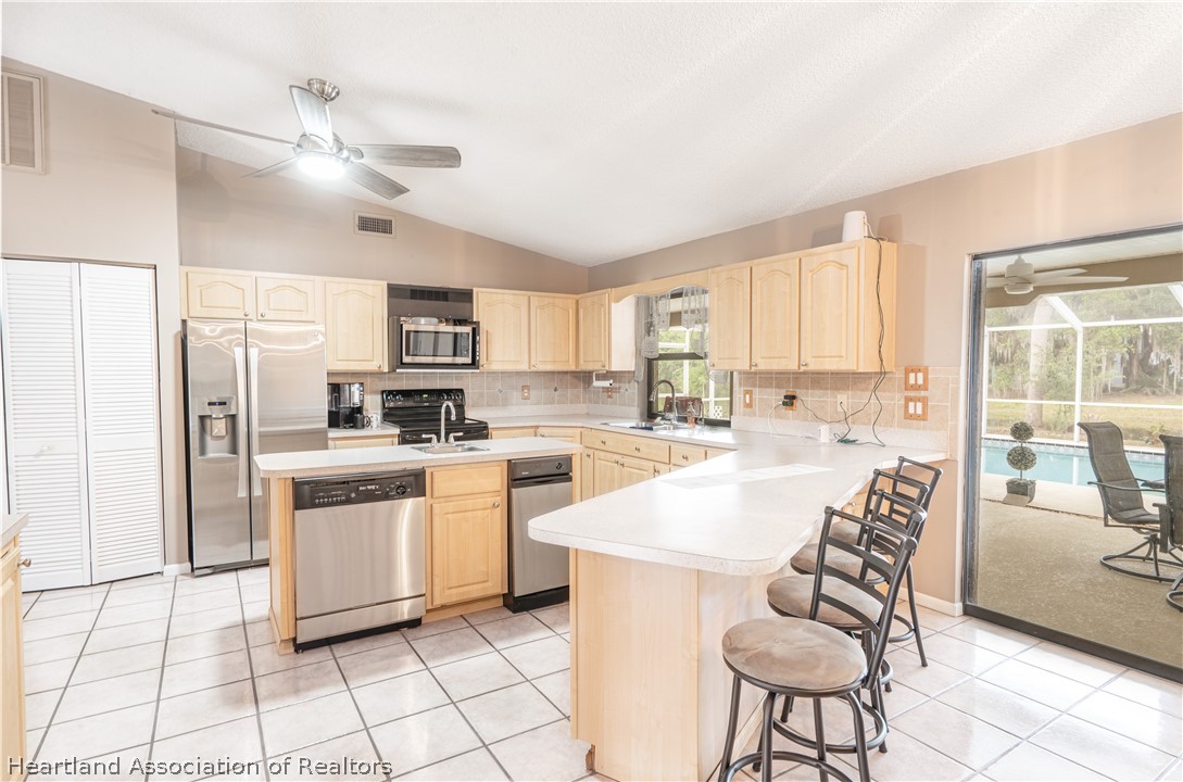 5720 Thunder Road Sebring, FL 33876 - Photo 5 of 33 Gallery Image 5